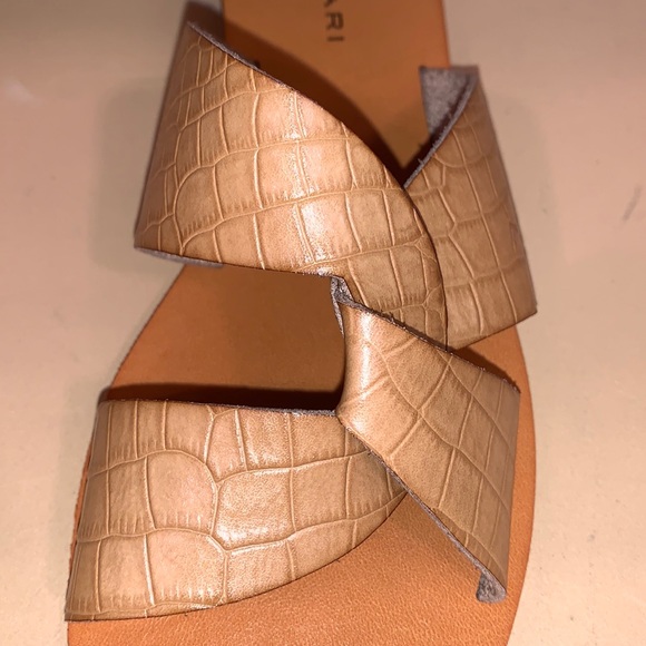 Tahari Women’s Sandal - Picture 3 of 9